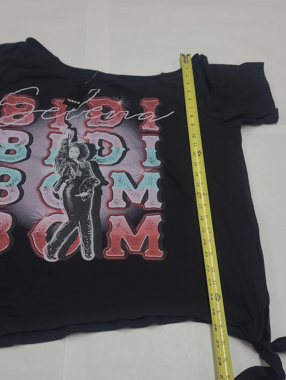 Torrid Black Graphic Off Shoulder Selena Tee Size 3X NWT - Picture 3 of 8